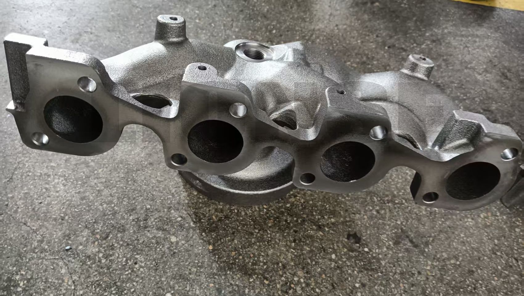 Care sunt avantajele turnării colectoarelor de evacuare?