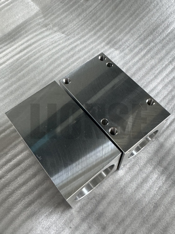 De ce sunt preferate mașinile-unelte și piesele de echipamente pentru prelucrarea aluminiului?